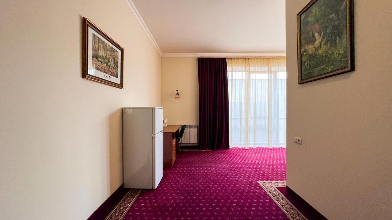 Olympavan Hotel Erevan Exterior foto