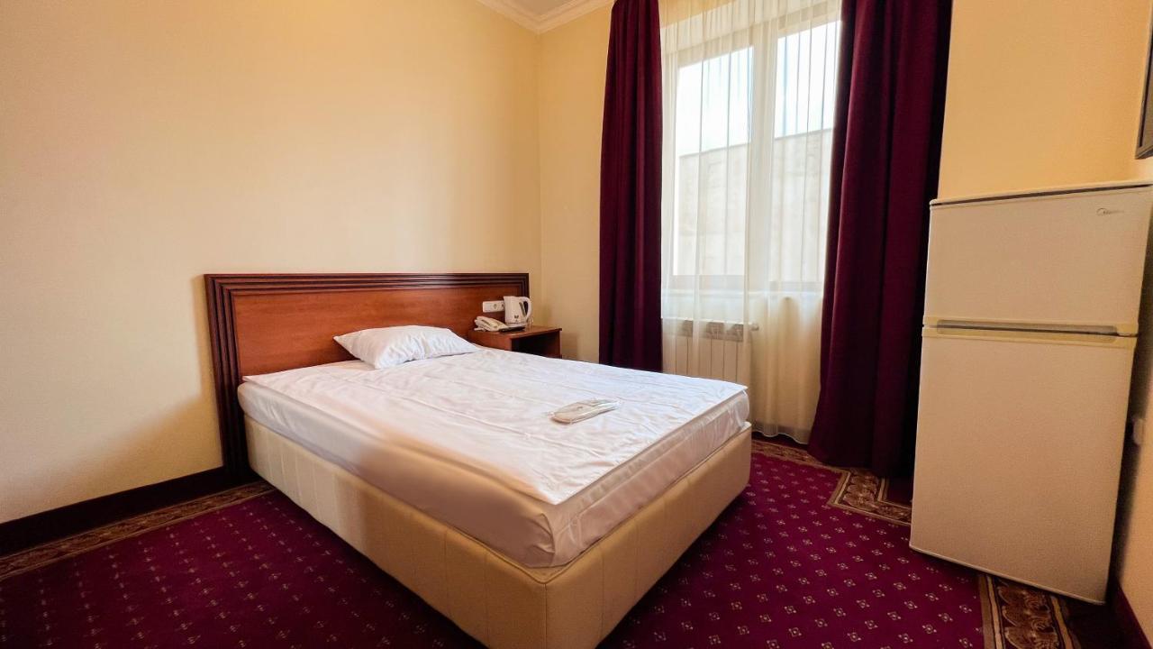 Olympavan Hotel Erevan Exterior foto